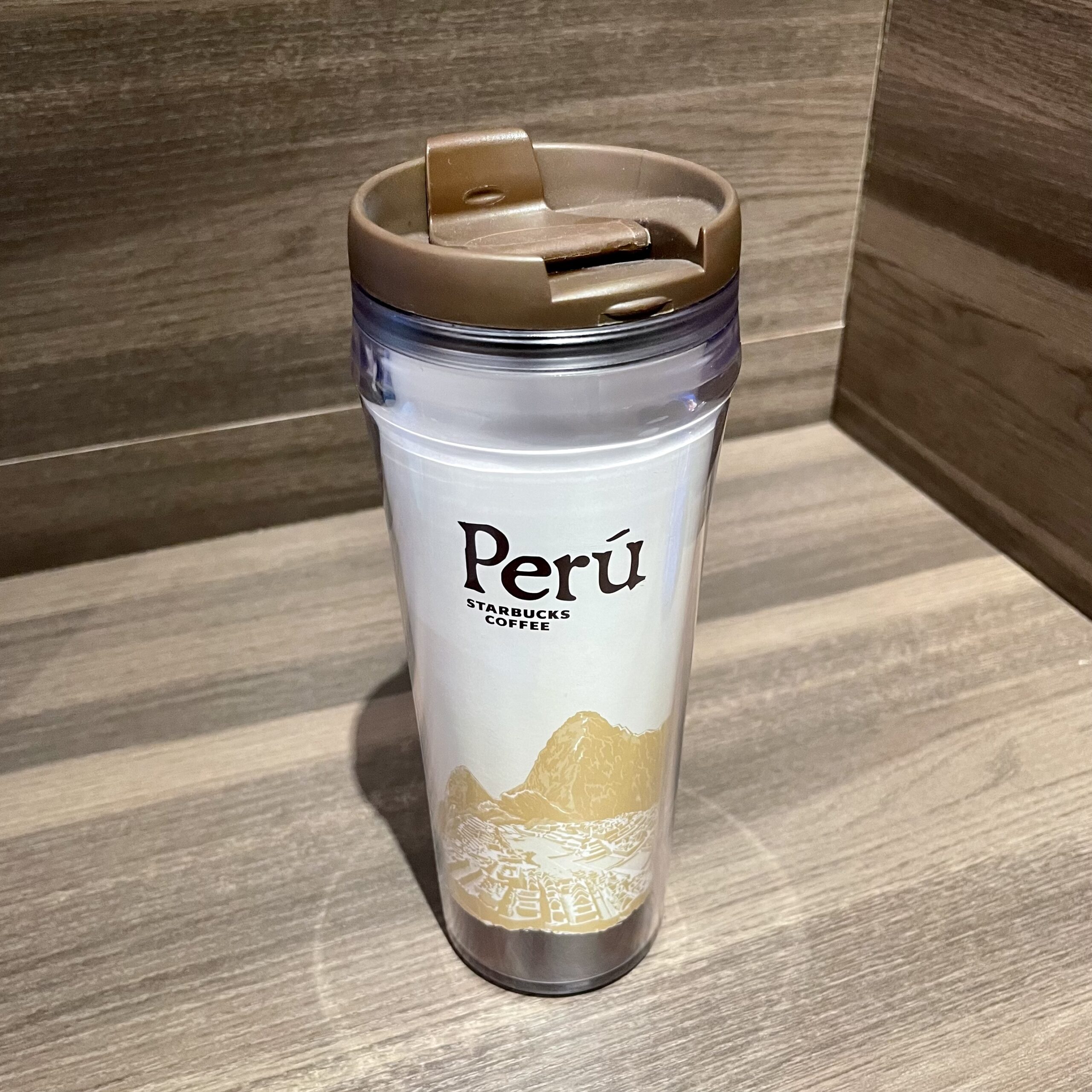 ペルーのスタバのタンブラーはマチュピチュデザイン カラー モチーフを紹介 スタバリ